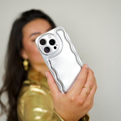 xoxo Wildhearts - Wavy case Silver - iPhone 14 Pro Max