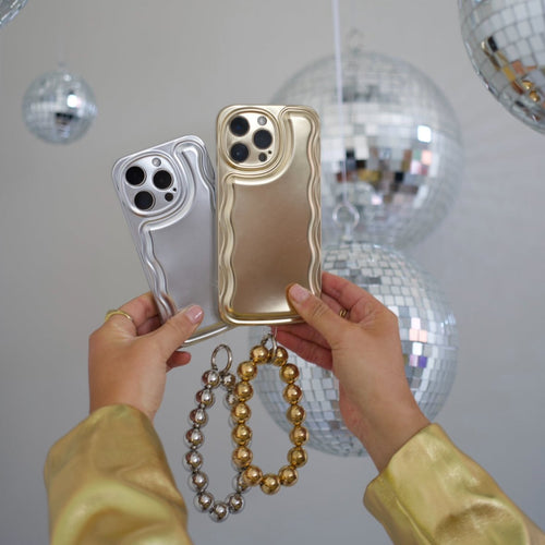 xoxo Wildhearts - Wavy case Silver met Silvery beads (easy cord) - iPhone 12 Pro