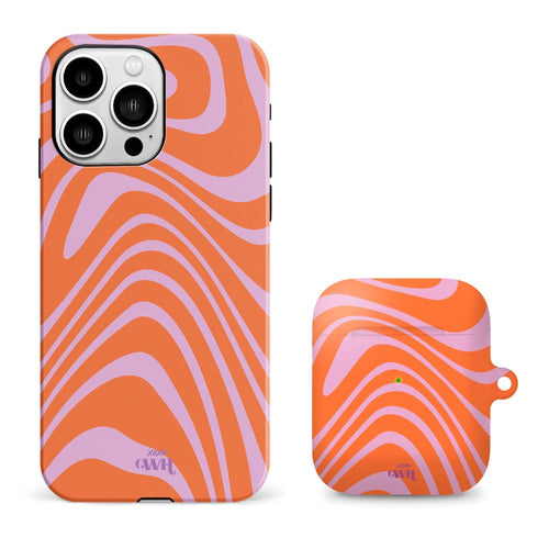 xoxo Wildhearts - xoxo Wildhearts telefoonhoesje geschikt voor iPhone 12 Pro met AirPods 1 en 2 hoesje - set - Boogie Wonderland Orange - Double Layer - Telefoonhoesje met dubbele beschermlaag - Hoesje met golvend patroon - Golven - Oranje met Paars