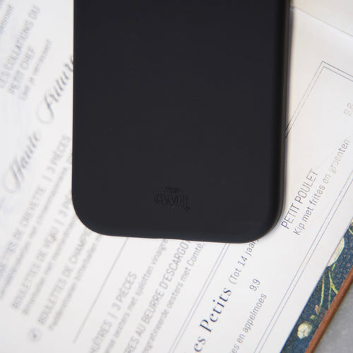 xoxo Wildhearts Shockproof silicone case Black - iPhone 17 Pro