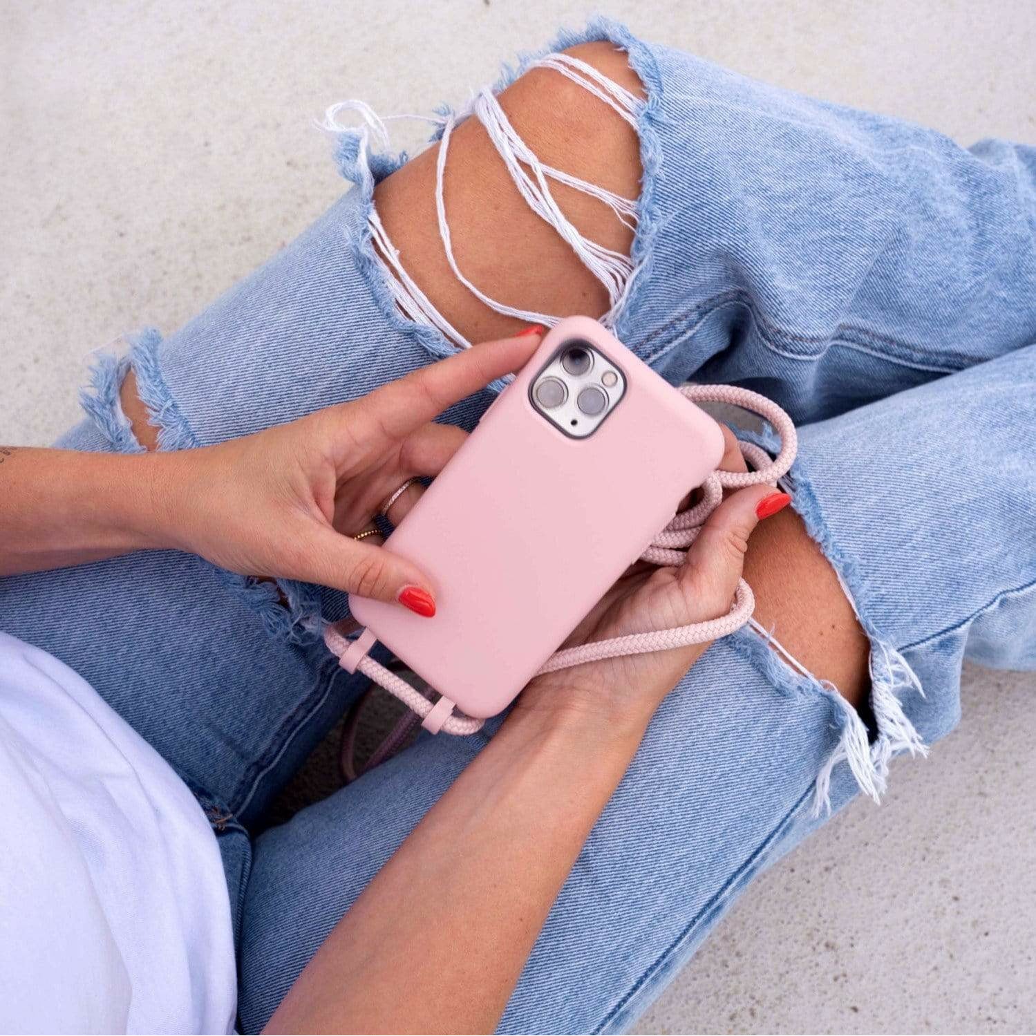iPhone 12 Pro - Wildhearts Silicone Lovely Pink Cord Case iPhone 12 Pro