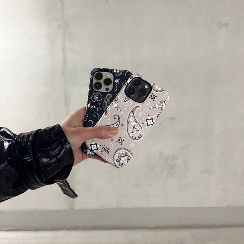 xoxo Wildhearts - Paisley Dawn Black - iPhone 11