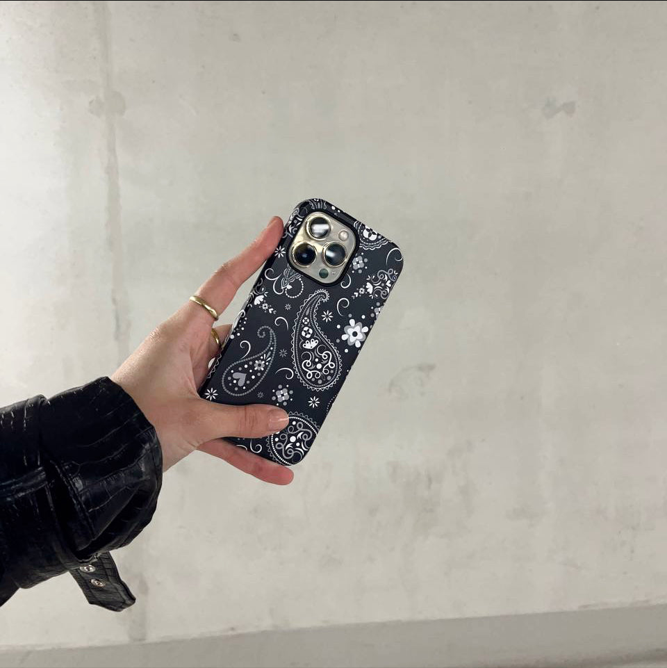xoxo Wildhearts - Paisley Dawn Black - iPhone 12